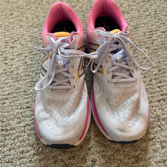New Balance White and Pink Running Shoes - Picture 4 of 4